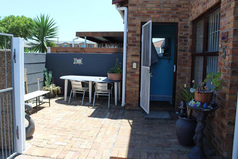 2 Bedroom Property for Sale in Glenwood Western Cape